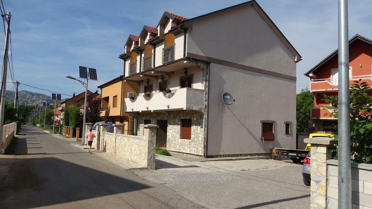 Apartmani Mia Vuksanovic 센틴제 외부 사진